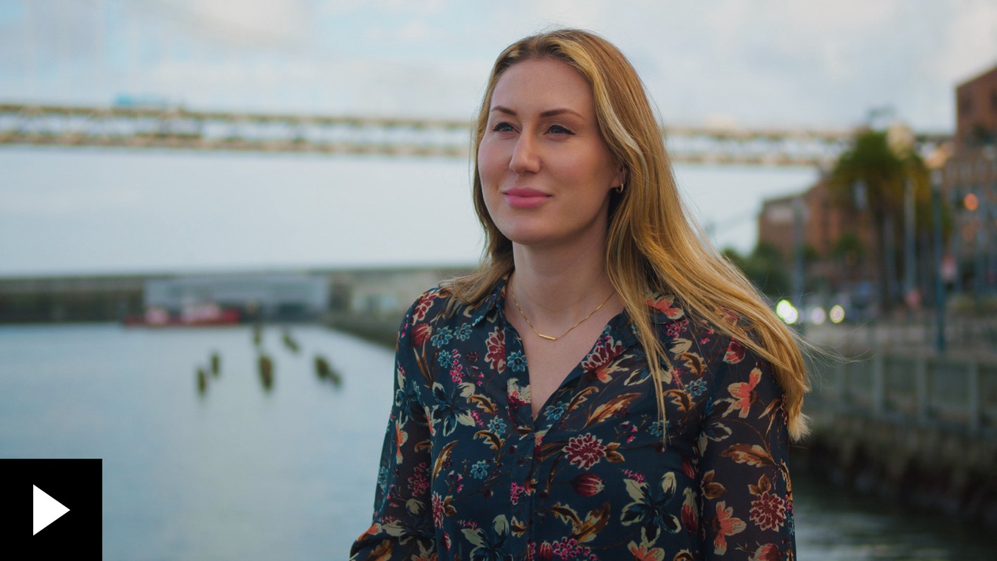 Tabby Kinder: West Coast financial editor